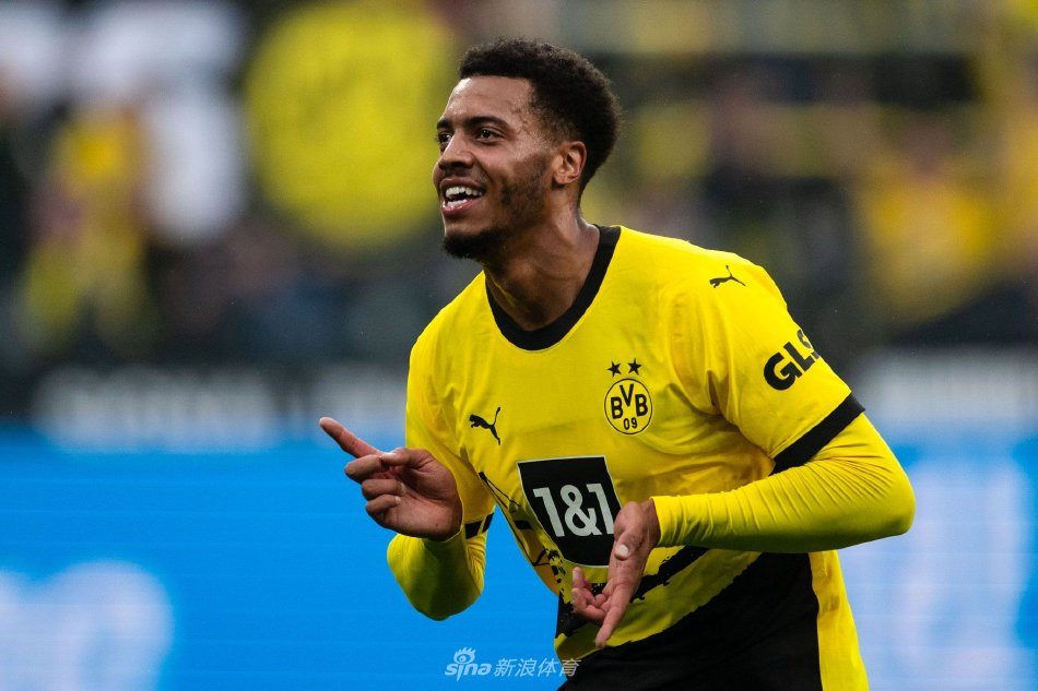 C罗错失了 C罗错失了